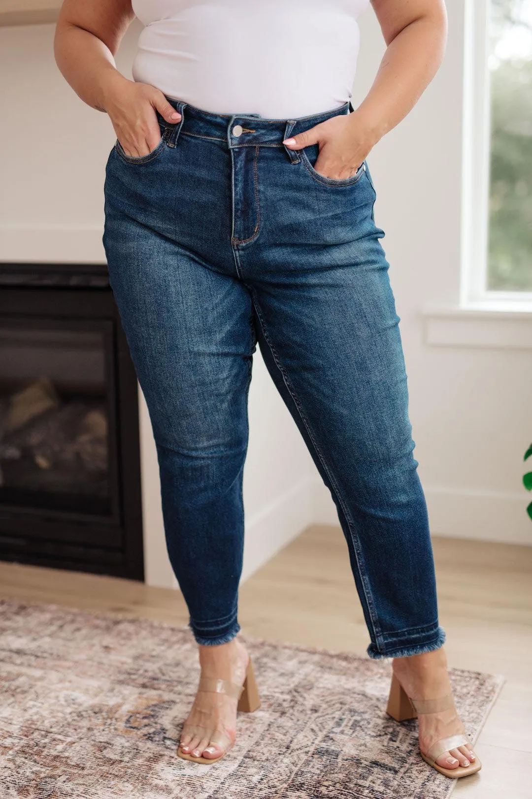 JUDY BLUE Shelley - Straight Leg Slim Fit