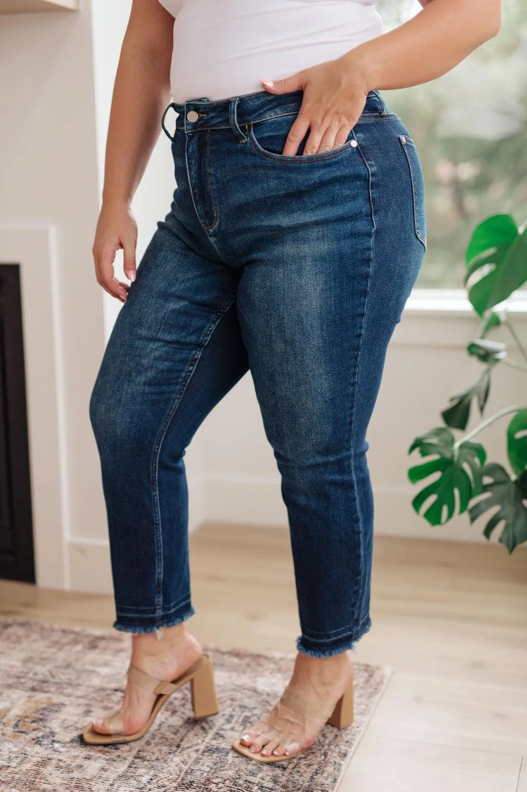 JUDY BLUE Shelley - Straight Leg Slim Fit